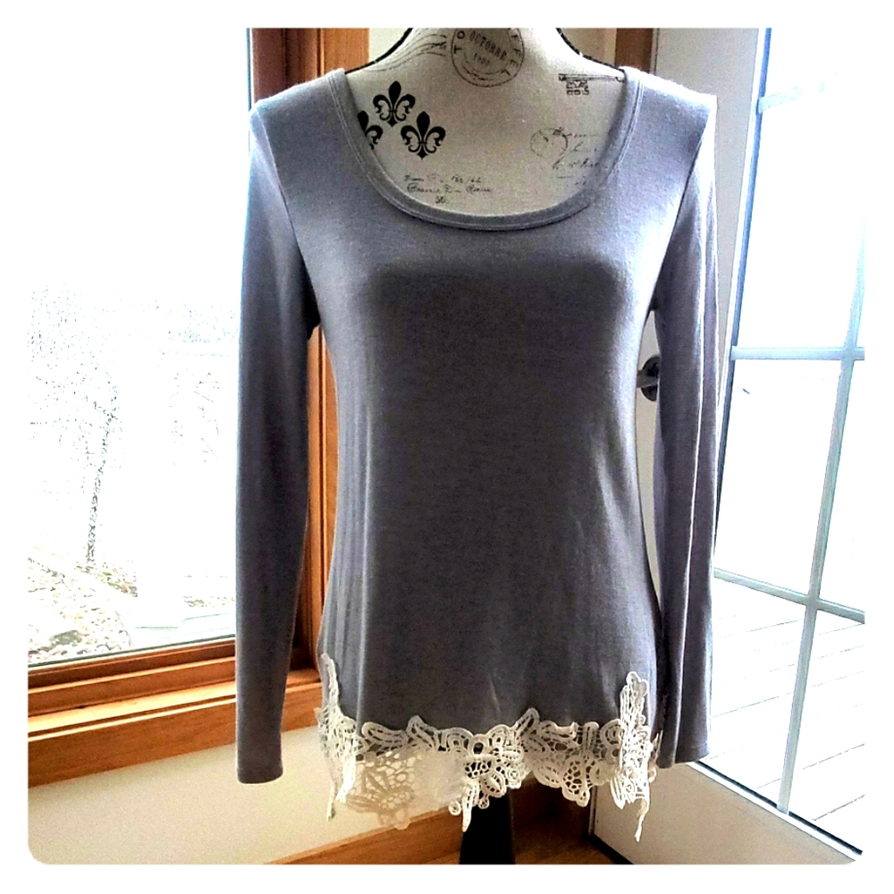 Women's top (New)